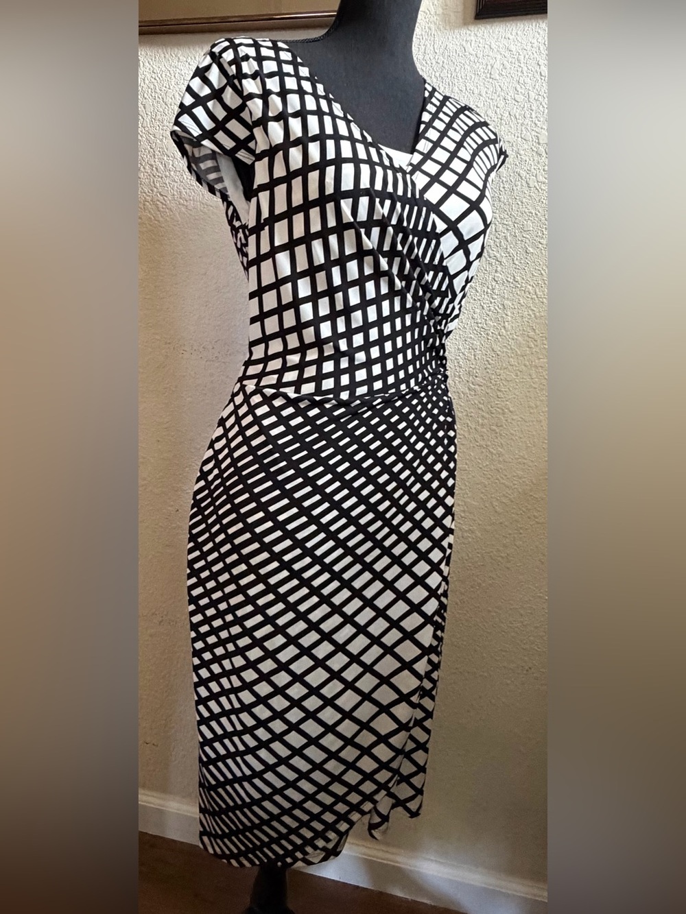 Nine West Black and White Grid-Print Midi Dress
